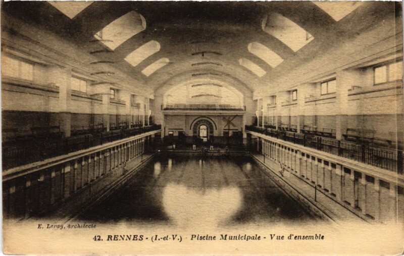 Carte postale ancienne Rennes Piscine Municipale, vue d'ensemble France à Rennes