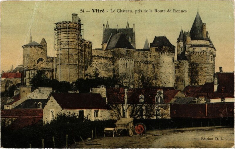 Carte postale ancienne Vitre Le Chateau, pris de la Route de Rennes France à Rennes