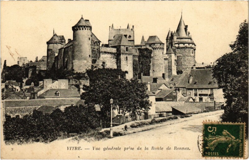 Carte postale ancienne Vue générale prise de la Route de Rennes à Vitré