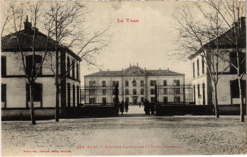 Carte postale ancienne Albi Caserne Laperouse France