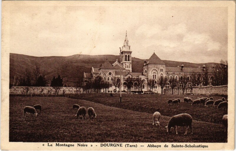 Carte postale ancienne Dourgne Abbaye Sainte-Scholastique France à Dourgne