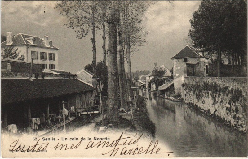 Carte postale ancienne Senlis Un coin de la Nonette à Senlis