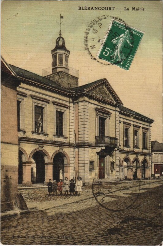 Carte postale ancienne Blerancourt - La Mairie à Blérancourt