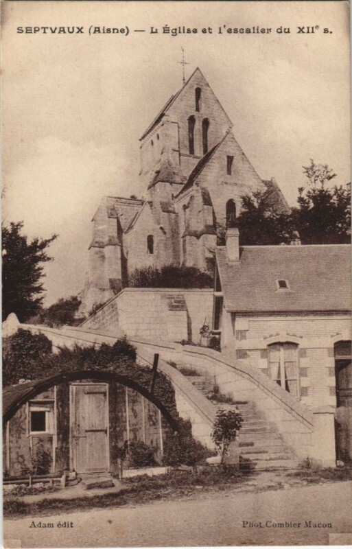Carte postale ancienne Septvaux - L'Eglise et l'Escalier à Septvaux