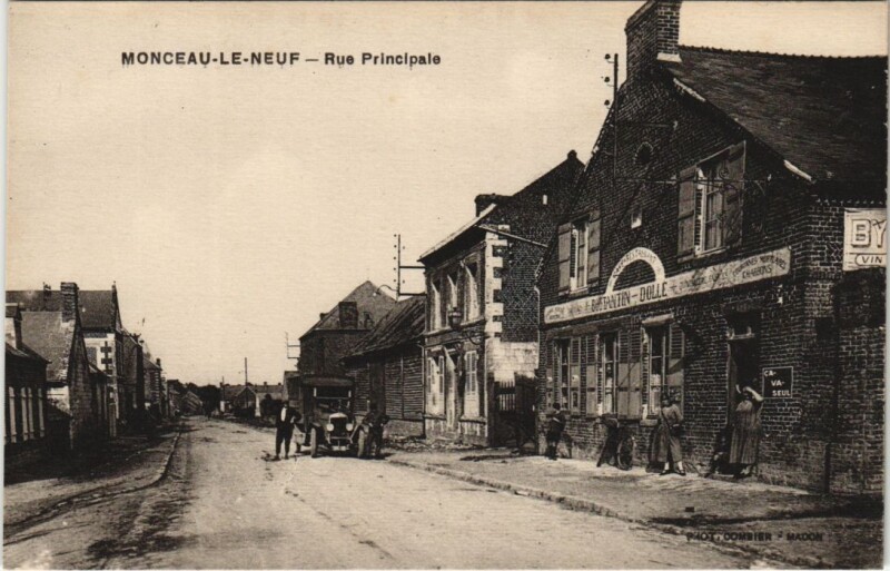 Carte postale ancienne Monceau-le-Neuf - Rue Principale