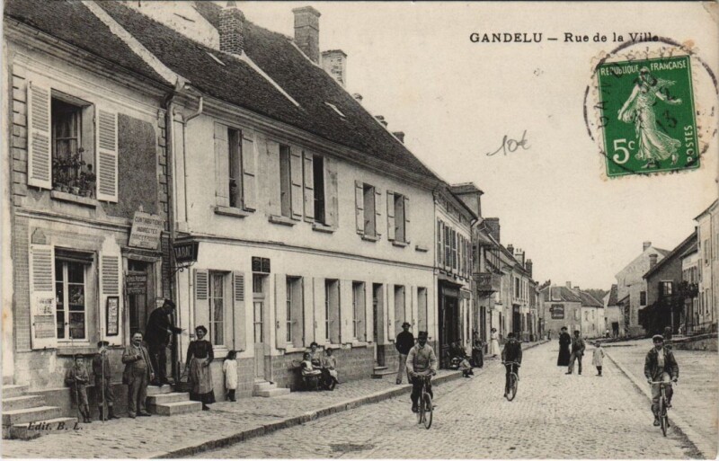 Carte postale ancienne Gandelu - Rue de la Ville à Gandelu