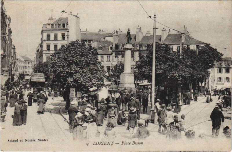 Carte postale ancienne Lorient - Place Bisson à Lorient