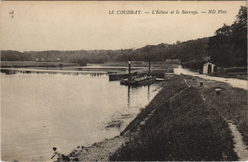 Carte postale ancienne Le Coudray - L'Ecluse et le Barrage au Coudray