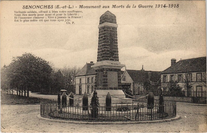 Carte postale ancienne Senonches - Monument aux Morts de la Guerre 1914-1918 à Senonches
