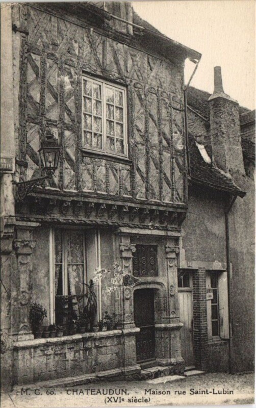Carte postale ancienne Chateaudun - Maison rue saint-Lubin à Châteaudun