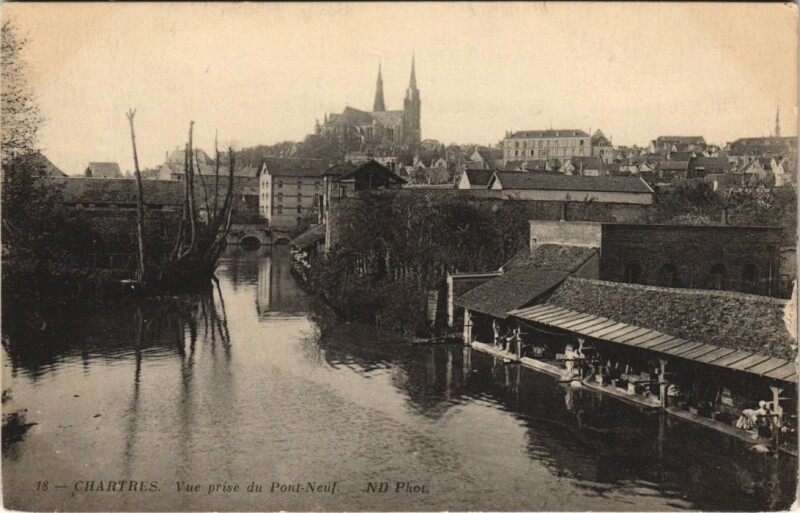 Carte postale ancienne Chartres - Vue prise du Pont-Neuf à Chartres