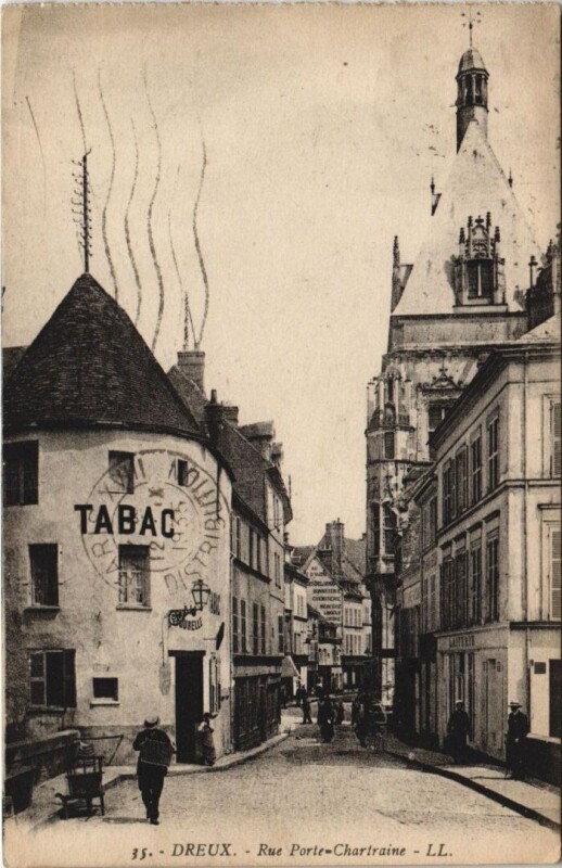 Carte postale ancienne Dreux - Rue Porte-Chartraine à Dreux