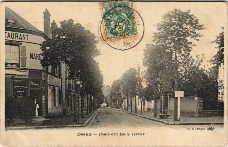 Carte postale ancienne Dreux - Boulevard Louis Terrier à Dreux