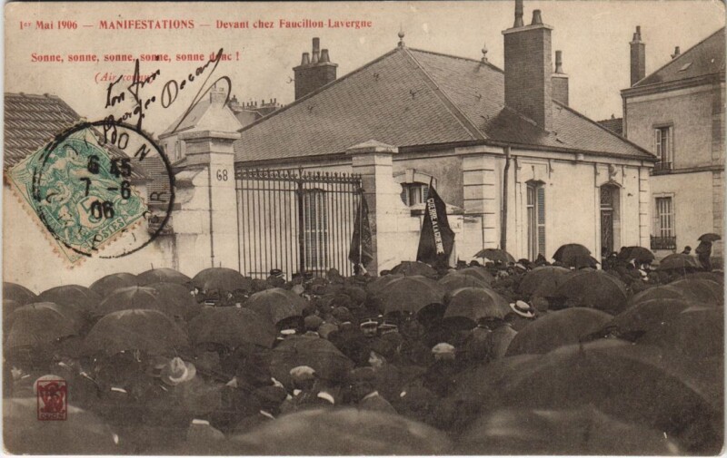 Carte postale ancienne Manifestations devant chez Faucillon Lavergne