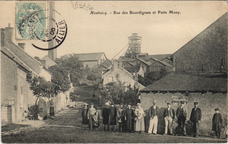 Carte postale ancienne Montvicq Rue des Bourdignats et Puits Mony à Montvicq