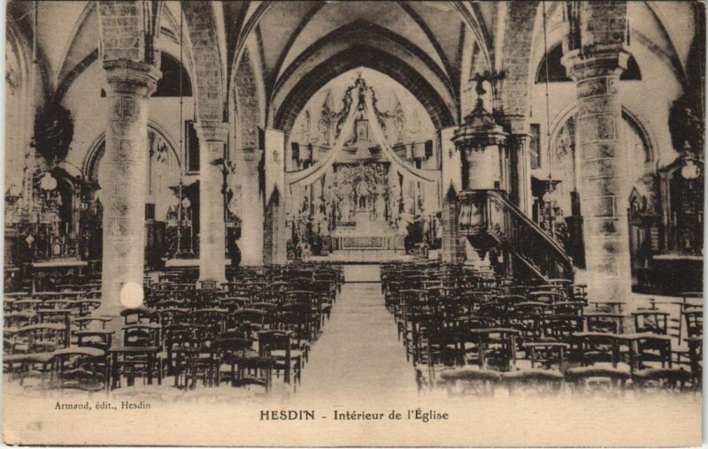 Carte postale ancienne Hesdin - Interieur de l'Eglise à Hesdin