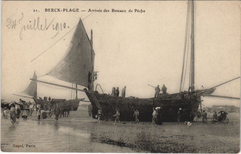 Carte postale ancienne Berck-Plage - Arrivee des Bateaux de Peche à Berck