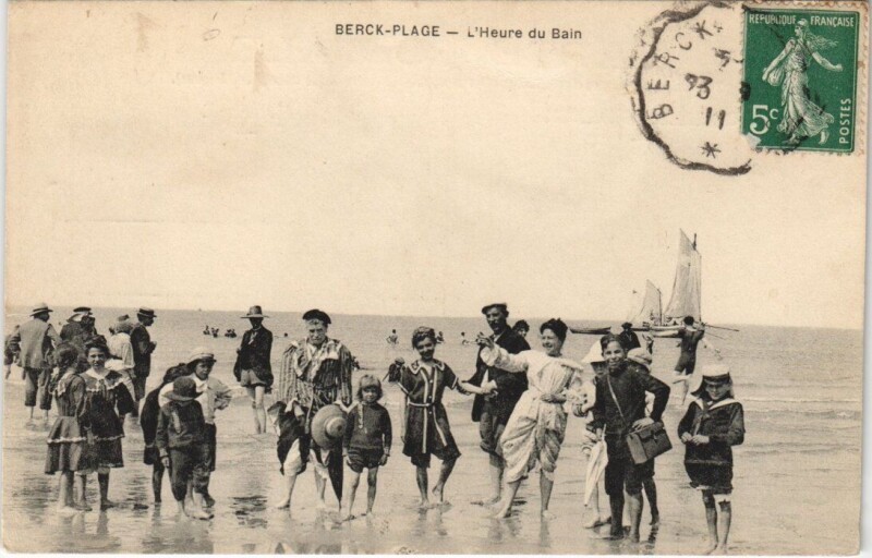 Carte postale ancienne Berck-Plage - L'Heure du Bain à Berck