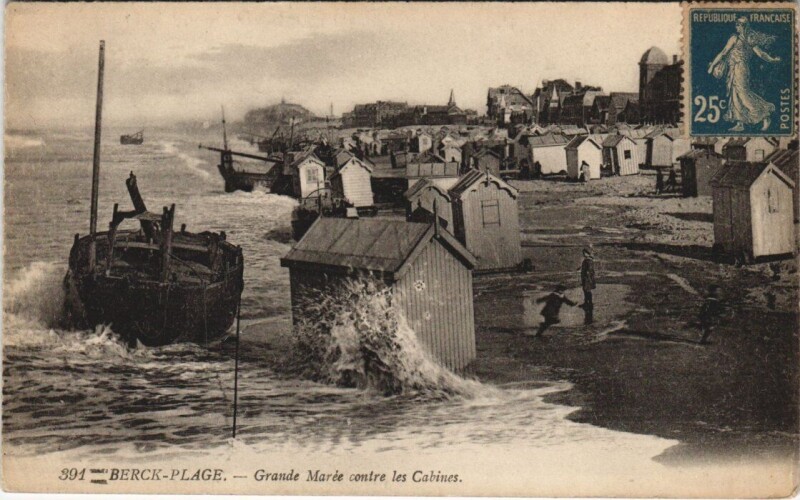 Carte postale ancienne Berck-Plage - Grande Maree contre les Cabines à Berck