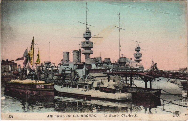 Carte postale ancienne Arsenal de Cherbourg - Le Basin Charles-X