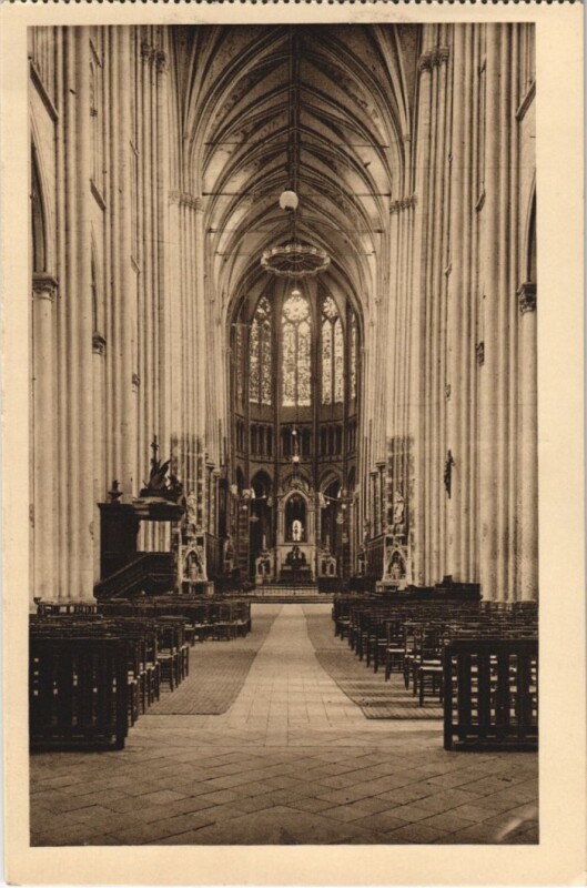 Carte postale ancienne Saint Quentin- La Cathedrale France à Saint-Quentin