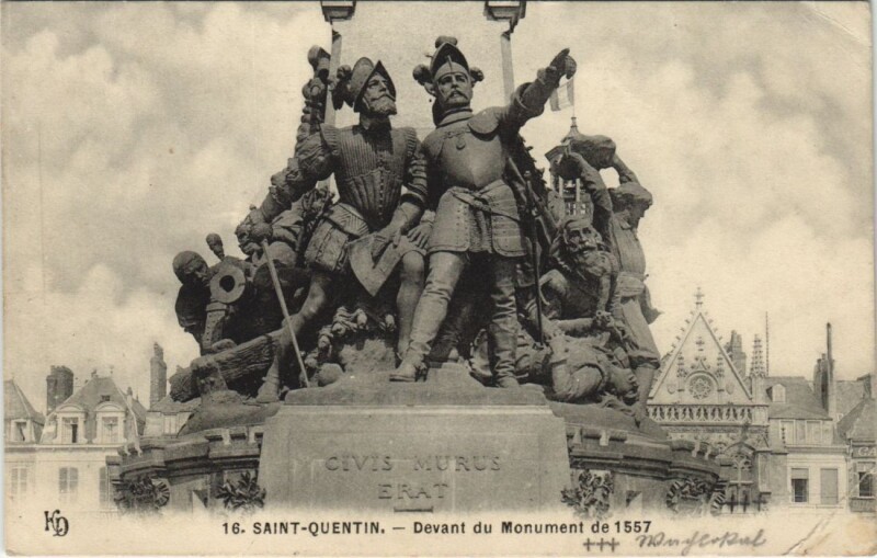 Carte postale ancienne Saint Quentin- Devant du Monument de 1557 France à Saint-Quentin