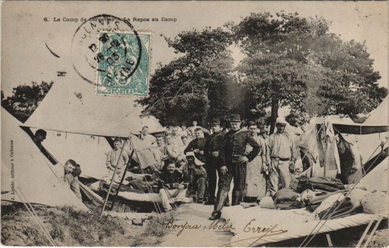 Carte postale ancienne Soissons- Le Repos au Camp France à Soissons