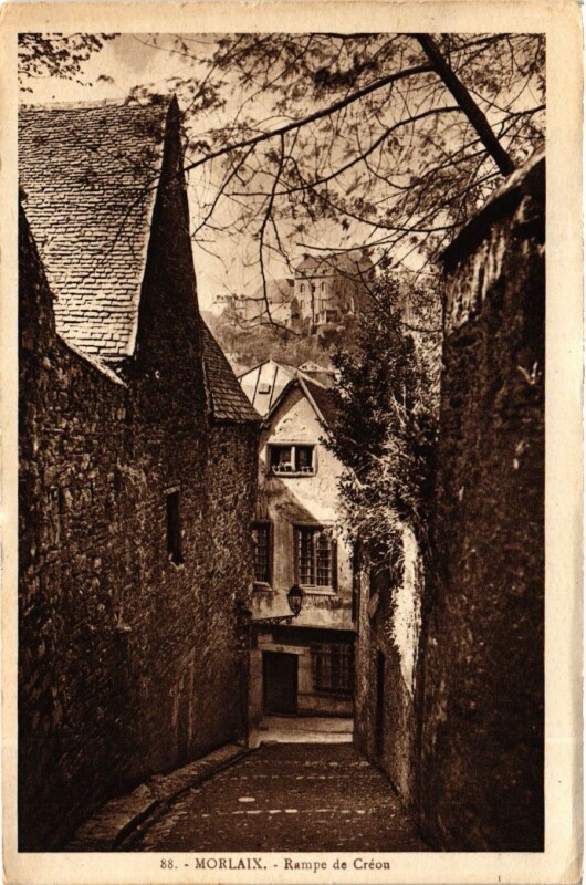 Carte postale ancienne Morlaix Rampe de Créon à Morlaix