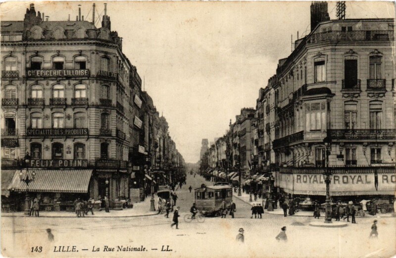 Carte postale ancienne Nord Lille La Rue Nationale à Lille