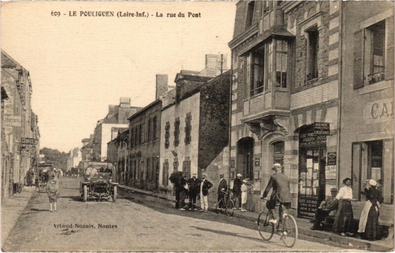 Carte postale ancienne Le Pouliguen - La Rue du Pont au Pouliguen