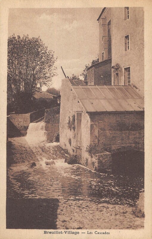 Carte postale ancienne Breuillet Village Les Cascades à Breuillet