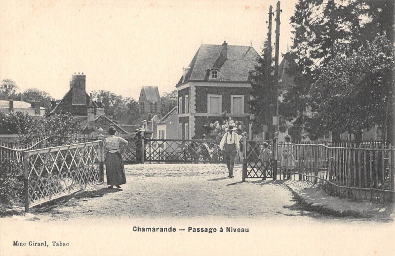 Carte postale ancienne Chamarande Passage A Niveau à Chamarande