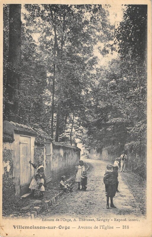 Carte postale ancienne Villemoisson Sur Orge Avenue De L'Eglise à Villemoisson-sur-Orge