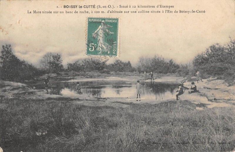 Carte postale ancienne Boissy Le Cutte La Mare Sur Un Banc De Roche
