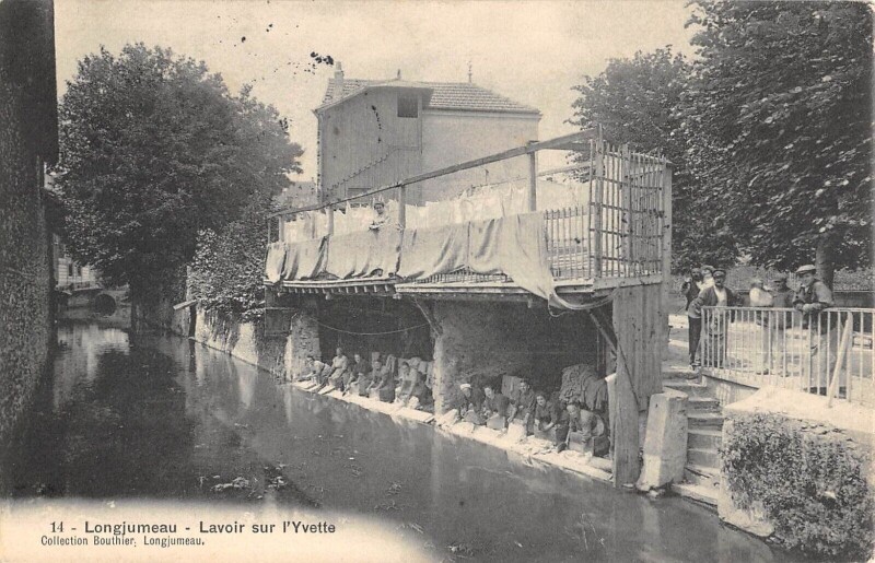 Carte postale ancienne Longjumeau Lavoir Sur L'Yvette à Longjumeau
