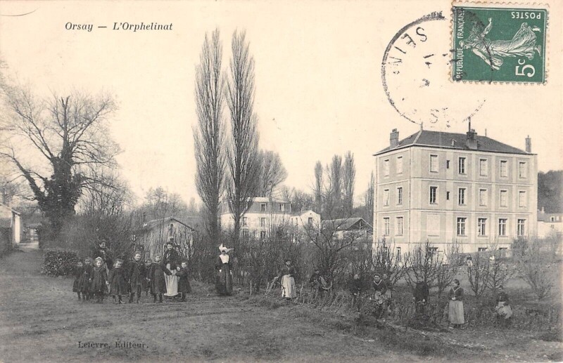 Carte postale ancienne Orsay L'Orphelinat à Orsay