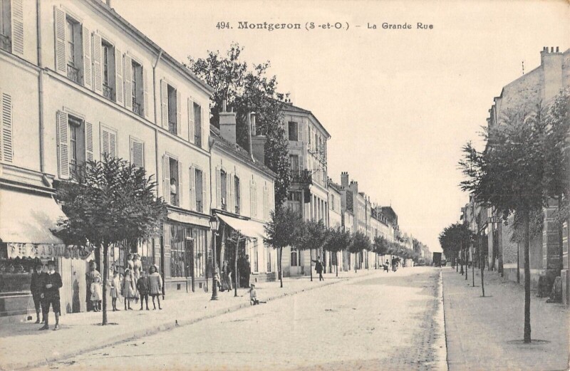 Carte postale ancienne Montgeron La Grande Rue à Montgeron