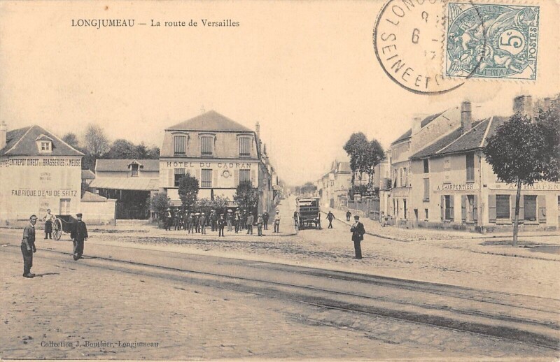 Carte postale ancienne Longjumeau La Route De Versailles à Longjumeau