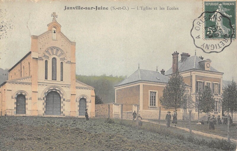 Carte postale ancienne Janville-sur-Juine - L'Eglise et les Ecoles à Janville-sur-Juine
