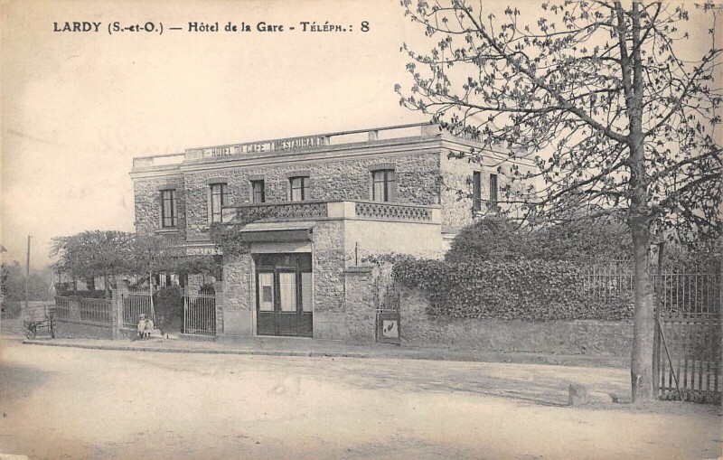 Carte postale ancienne Lardy Hotel De La Gare à Lardy
