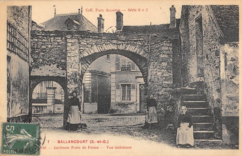 Carte postale ancienne Ballancourt Ancienne Porte De Ferme