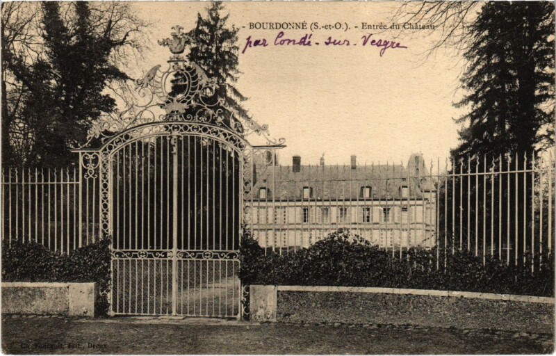 Carte postale ancienne Bourdonne - Entrée du Chateau à Bourdonné