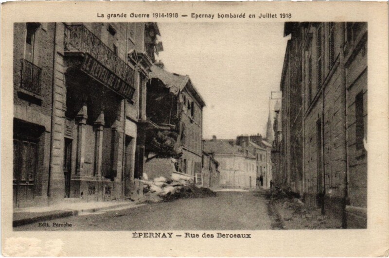 Carte postale ancienne Epernay - Rue des Berceaux à Épernay