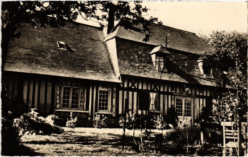 Carte postale ancienne Luneray - Maison normande à Luneray