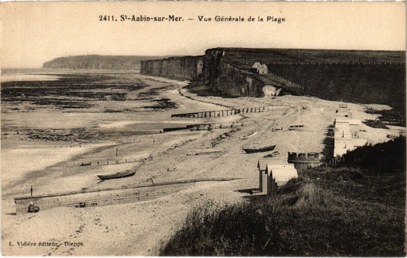 Carte postale ancienne Saint-Aubin-sur-Mer - Vue générale de la Plage à Saint-Aubin-sur-Mer