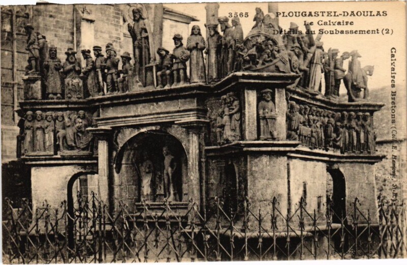 Carte postale ancienne Plougastel Daoulas- Le Calvaire France à Daoulas