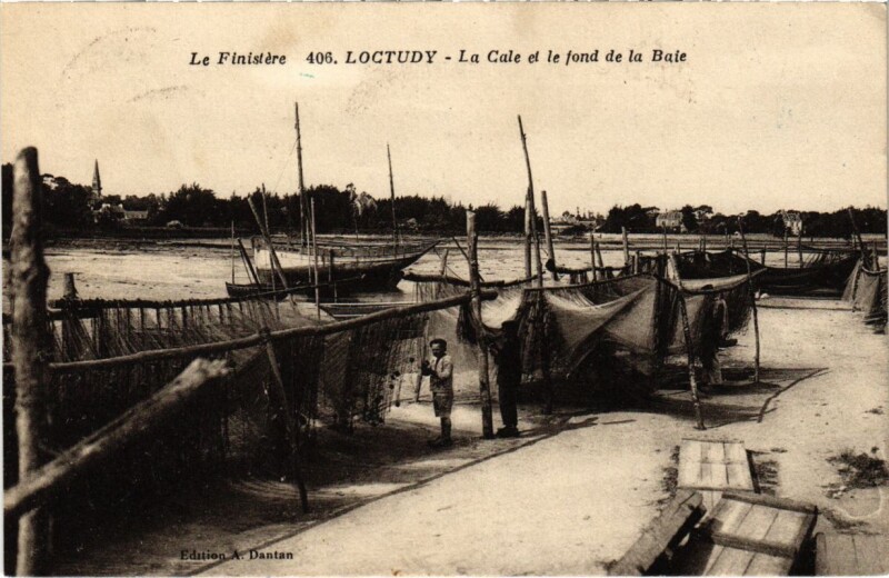 Carte postale ancienne Loctudy- La Cale et le fond de la Baie France à Loctudy