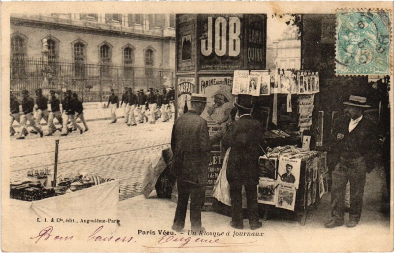 Carte postale ancienne Un Kiosque à Journaux à Paris 1er