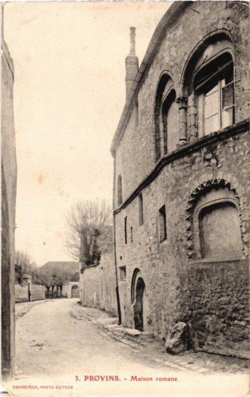 Carte postale ancienne Provins Maison romane à Provins