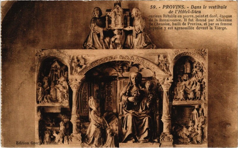 Carte postale ancienne Provins Dans le vestibule de l'Hotel Dieu à Provins
